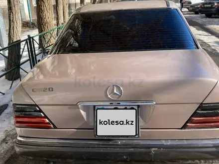 Mercedes-Benz E 220 1993 года за 1 500 000 тг. в Талдыкорган – фото 2