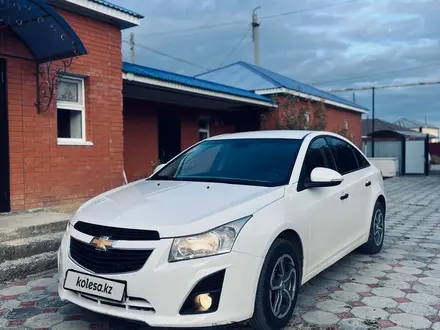 Chevrolet Cruze 2014 года за 4 600 000 тг. в Атырау – фото 2