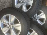 Диски R17 с зимней резиной Toyo 225 65 17 на Toyota Rav 4 за 380 000 тг. в Алматы – фото 5
