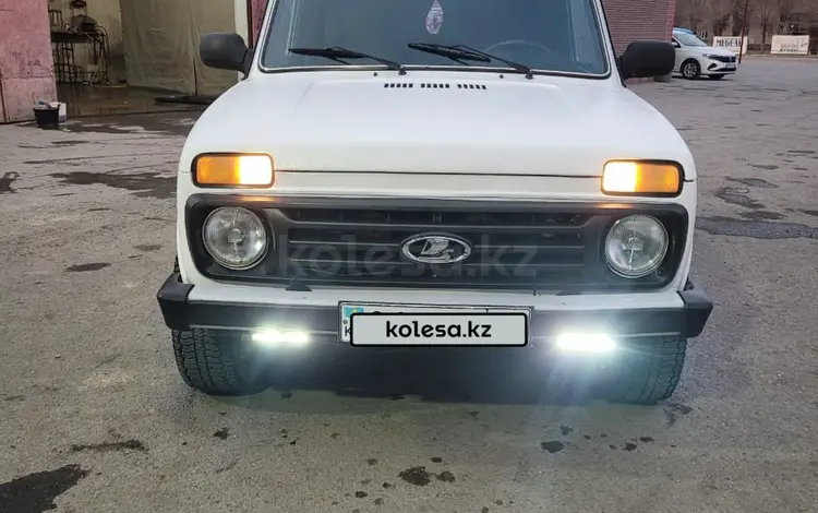 ВАЗ (Lada) Lada 2121 2001 годаүшін1 650 000 тг. в Шолаккорган