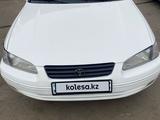Toyota Camry 1998 года за 3 100 000 тг. в Жетысай – фото 3