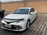 Toyota Camry 2020 года за 14 000 000 тг. в Алматы – фото 2