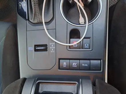 Toyota Highlander 2021 года за 23 000 000 тг. в Алматы – фото 17