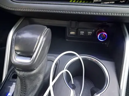 Toyota Highlander 2021 года за 23 000 000 тг. в Алматы – фото 18