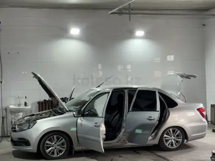 ВАЗ (Lada) Granta 2190 2020 года за 4 500 000 тг. в Семей – фото 2