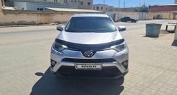 Toyota RAV4 2016 года за 10 800 000 тг. в Актау – фото 2