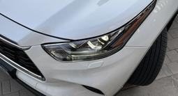 Toyota Highlander 2023 года за 35 000 000 тг. в Алматы – фото 4