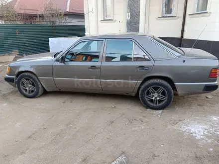 Mercedes-Benz E 200 1992 года за 1 750 000 тг. в Алматы – фото 8