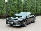 Toyota Camry 2021 года за 16 200 000 тг. в Алматы