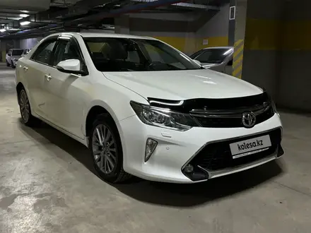 Toyota Camry 2017 года за 13 200 000 тг. в Алматы – фото 13