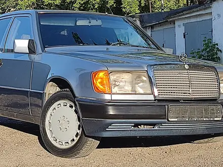 Mercedes-Benz E 260 1993 года за 2 650 000 тг. в Караганда