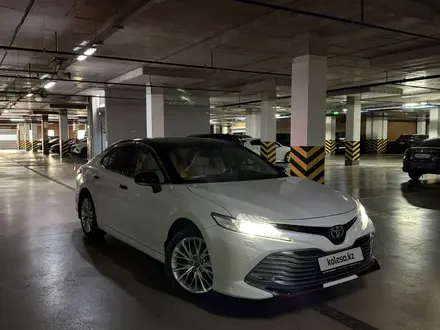 Toyota Camry 2019 года за 16 500 000 тг. в Астана