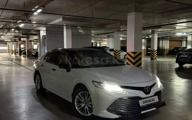 Toyota Camry 2019 года за 16 500 000 тг. в Астана