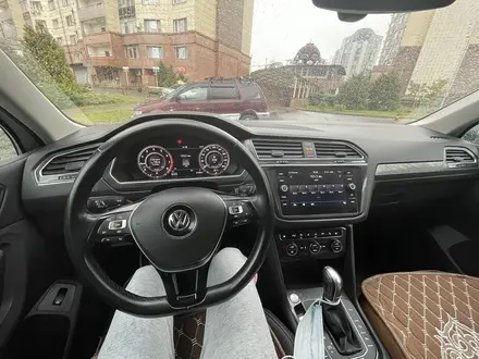 Volkswagen Tiguan 2018 года за 11 000 000 тг. в Алматы – фото 7