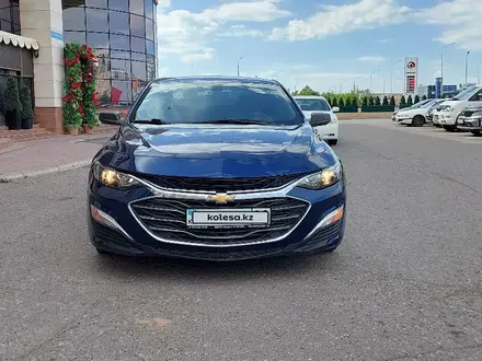 Chevrolet Malibu 2019 года за 6 800 000 тг. в Караганда – фото 3