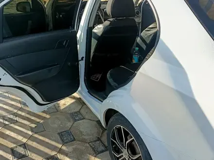 Chevrolet Aveo 2013 года за 4 200 000 тг. в Атырау – фото 6