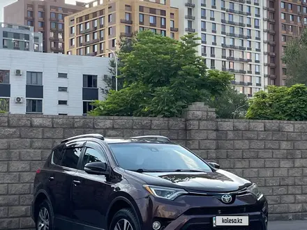 Toyota RAV4 2016 года за 9 200 000 тг. в Алматы
