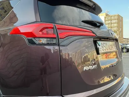 Toyota RAV4 2016 года за 9 200 000 тг. в Алматы – фото 11