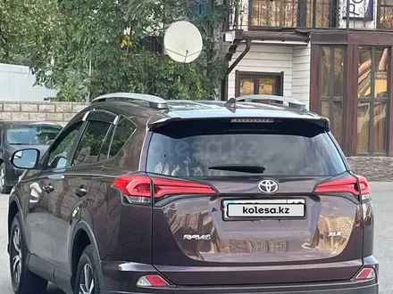 Toyota RAV4 2016 года за 9 200 000 тг. в Алматы – фото 13