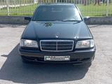 Mercedes-Benz C 240 1998 годаүшін3 700 000 тг. в Алматы – фото 2