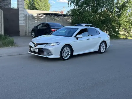 Toyota Camry 2019 года за 17 000 000 тг. в Павлодар
