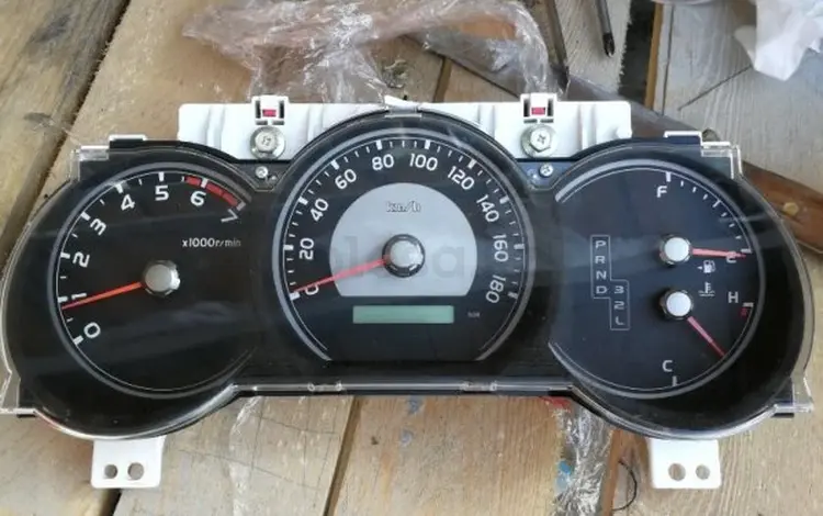 Щиток приборов TOYOTA HILUX SURF N215 2.7 за 50 000 тг. в Астана