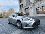 Lexus ES 300h 2019 года за 17 500 000 тг. в Алматы