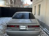 Toyota Camry 1998 годаfor3 100 000 тг. в Жаркент – фото 4