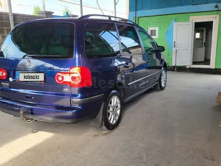 Volkswagen Sharan 2004 года за 6 500 000 тг. в Алматы – фото 3