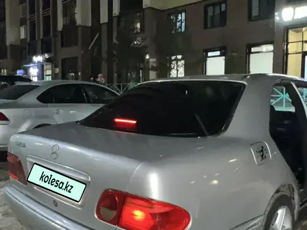 Mercedes-Benz E 230 1996 года за 2 500 000 тг. в Астана – фото 4