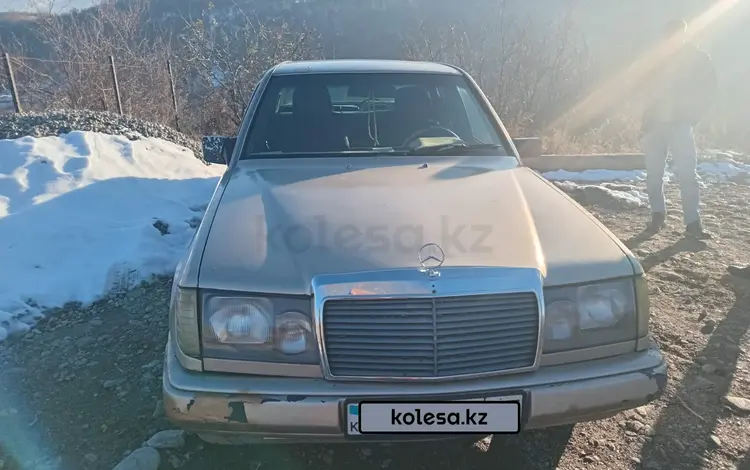 Mercedes-Benz E 200 1992 годаfor850 000 тг. в Алматы