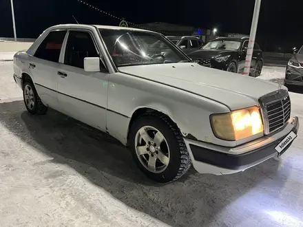 Mercedes-Benz E 260 1991 года за 720 000 тг. в Караганда