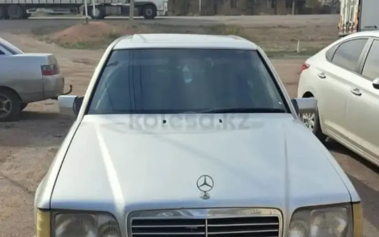 Mercedes-Benz E 220 1993 годаүшін2 300 000 тг. в Караганда