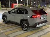 Toyota RAV4 2021 года за 13 000 000 тг. в Атырау – фото 3