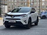 Toyota RAV4 2019 года за 12 100 000 тг. в Шымкент