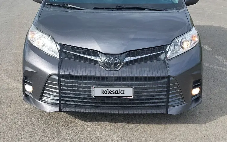 Toyota Sienna 2017 годаүшін11 200 000 тг. в Уральск