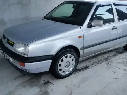 Volkswagen Golf 1993 года за 1 800 000 тг. в Шымкент