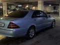 Mercedes-Benz S 320 1999 года за 4 200 000 тг. в Астана – фото 16