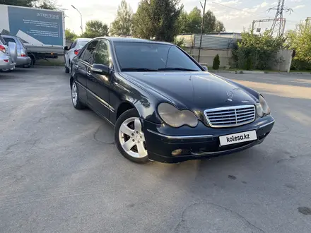 Mercedes-Benz C 240 2000 года за 2 700 000 тг. в Алматы – фото 2