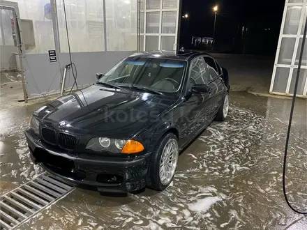 BMW 318 1999 года за 2 600 000 тг. в Уральск