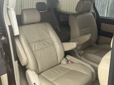 Toyota Alphard 2004 года за 8 000 000 тг. в Атырау – фото 10