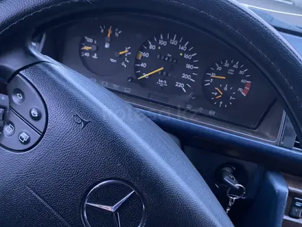 Mercedes-Benz E 230 1990 года за 2 200 000 тг. в Сатпаев – фото 11