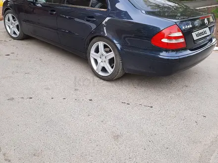 Mercedes-Benz E 240 2003 года за 5 200 000 тг. в Павлодар – фото 10