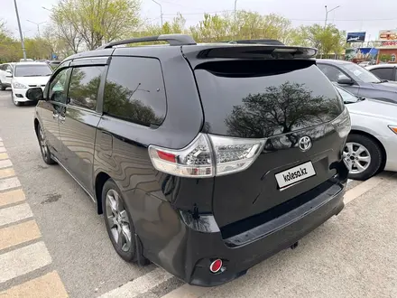 Toyota Sienna 2015 года за 9 500 000 тг. в Атырау – фото 2