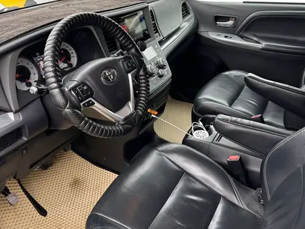 Toyota Sienna 2015 года за 9 500 000 тг. в Атырау – фото 11