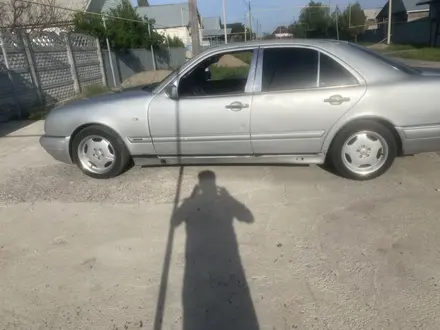Mercedes-Benz E 280 1998 года за 2 000 000 тг. в Алматы – фото 7