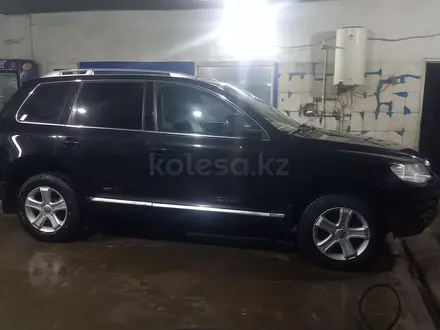 Volkswagen Touareg 2006 года за 6 000 000 тг. в Караганда – фото 10