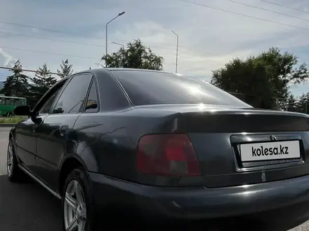 Audi A4 1995 года за 1 550 000 тг. в Алматы – фото 3