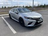 Toyota Camry 2019 года за 12 500 000 тг. в Астана – фото 2