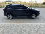 Jeep Cherokee 2014 годаfor14 500 000 тг. в Актобе – фото 2